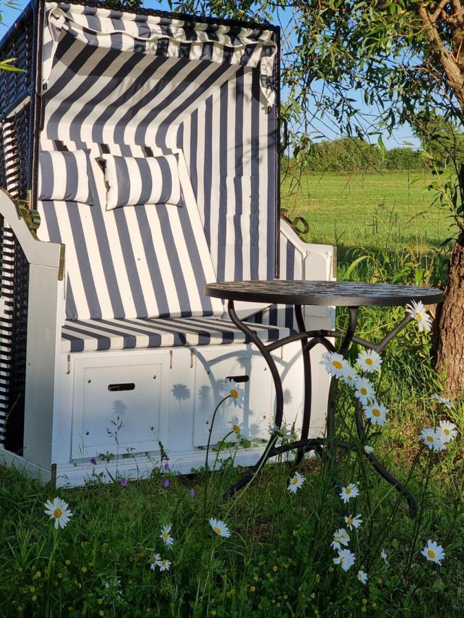 4B Oesterlen Bed & Breakfast Tomelilla Eksteriør billede